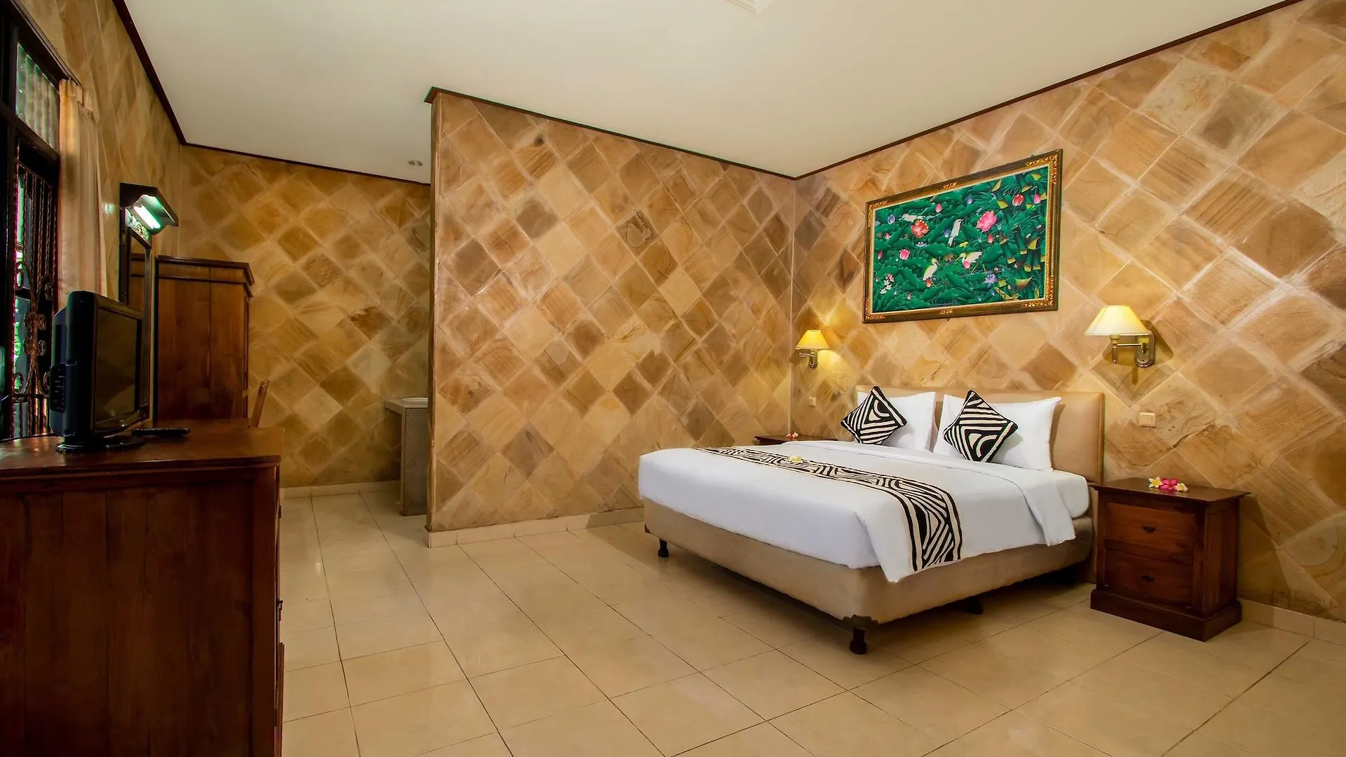 Suriwathi Hotel Kuta
