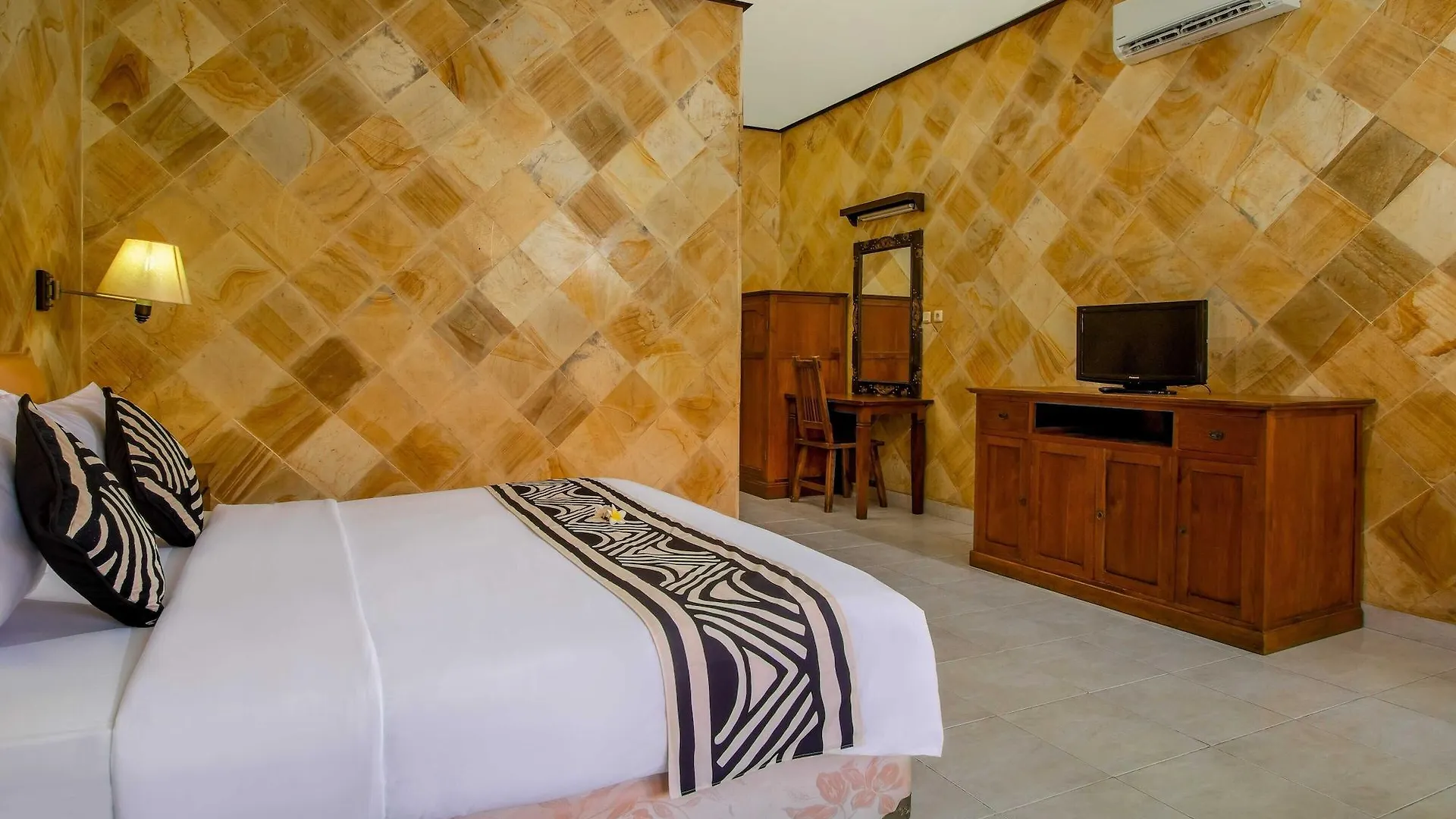 Suriwathi Hotel Kuta
